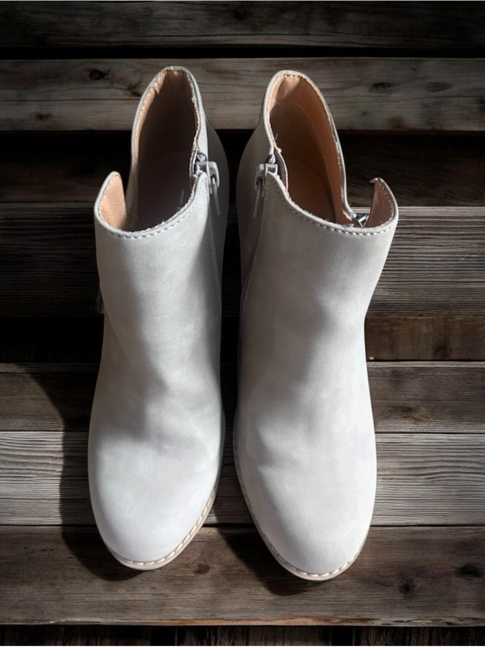 Report Women's Light Gray Suede Ankle Boots